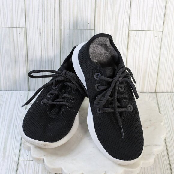 Allbirds Size 6 wool runners lightweight black sneakers - Picture 1 of 7